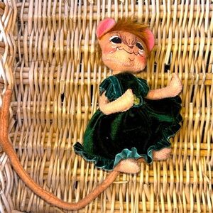 ANNALEE 2006 Mobilitee 6” St.Patrick’s Day Irish Mouse Girl Doll…